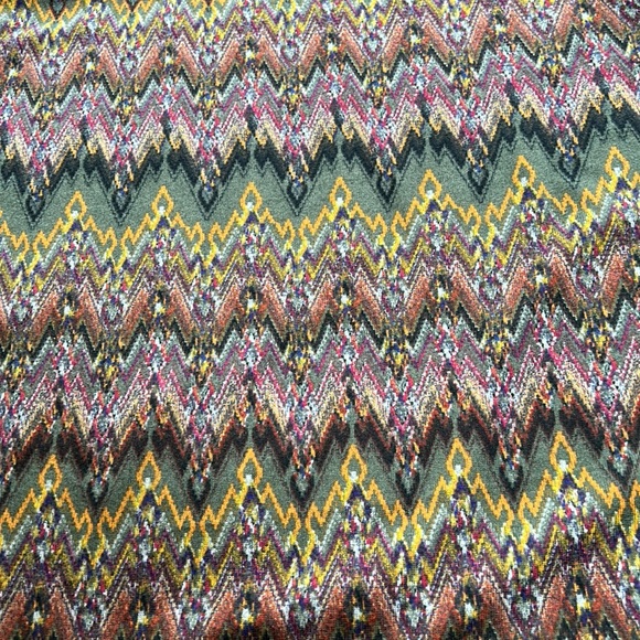 Tacera bell sleeve shift dress.  Size Large.  Green, gold, purple. Fall colors. - Picture 8 of 12